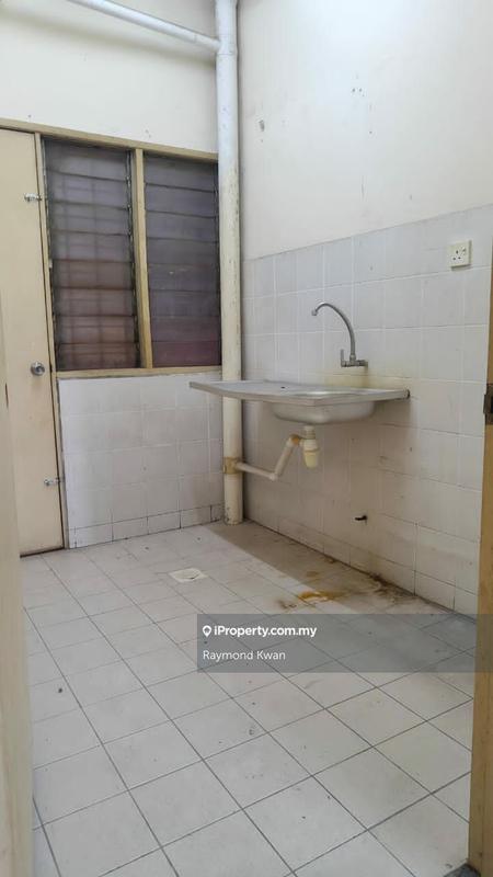 Flat for Sale in Sri Manja Square Petaling Jaya by Raymond Kwan - iProperty.com.my