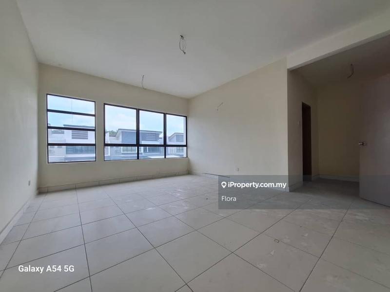 Rumah Teres 2-Tingkat untuk Dijual di Lakeside Residences, Puchong oleh Flora - iProperty.com.my