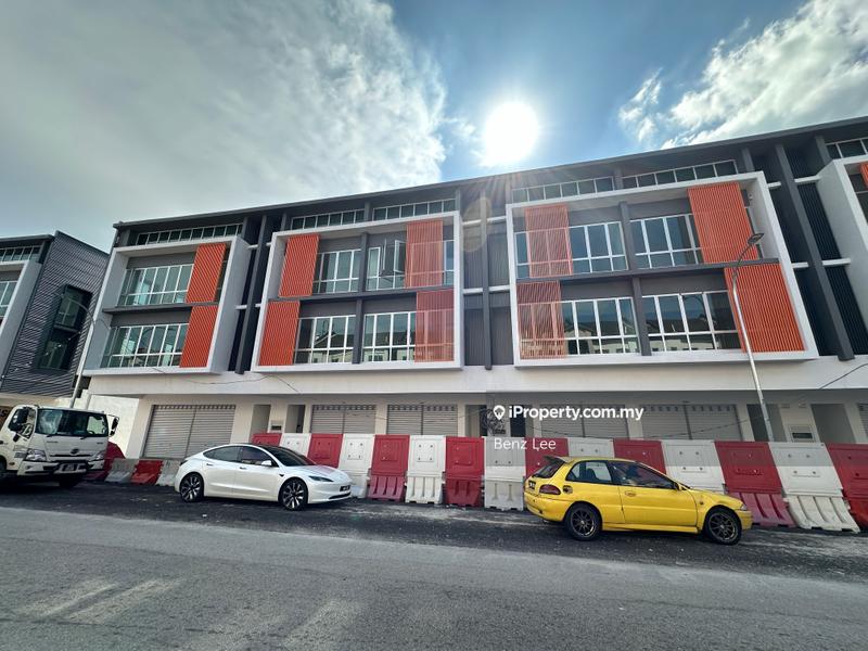 Shop for Sale in Bandar Tasik Puteri, Rawang by Benz Lee - iProperty.com.my