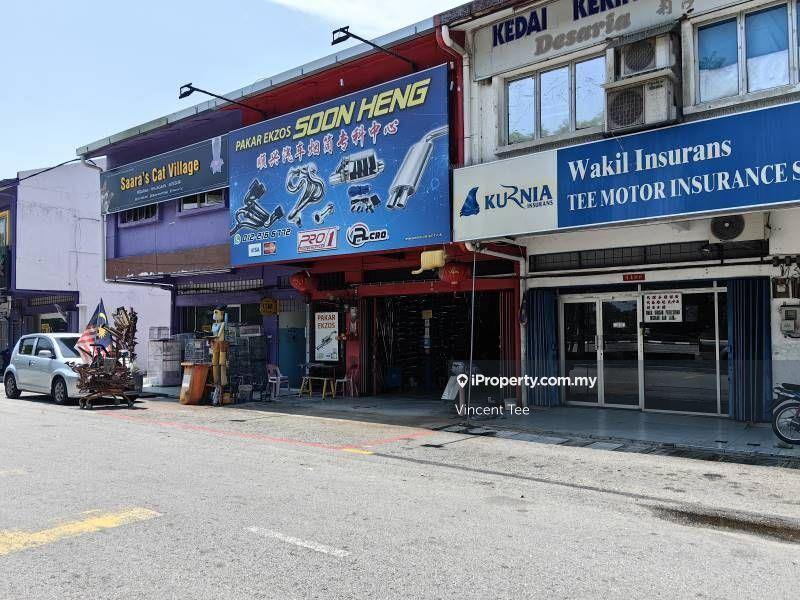 For Rent - Ground floor of 2Sty Shop Facing Mainroad Taman Paduka Kuala Selangor