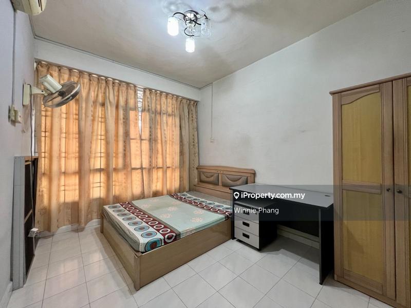 Shop-Office for Sale in Freehold 4 Storey Shop House, Jalan Kubu Jonker, Melaka City by Winnie Phang - iProperty.com.my