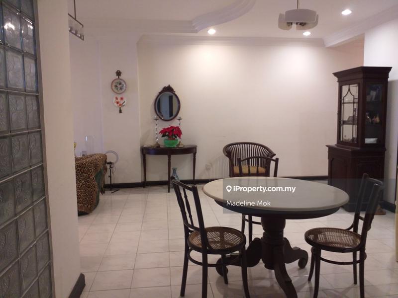 Kondominium untuk Dijual di Pantai Panorama Condominiums oleh Madeline Mok - Dining Room - iProperty.com.my