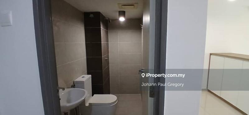 Service Residence for Sale in Pinnacle Petaling Jaya by Johann Paul Gregory - iProperty.com.my