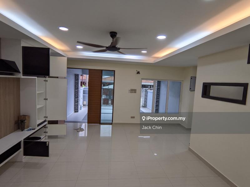 3-storey Terraced House for Sale in Taman Bukit Serdang, Seri Kembangan by Jack Chin - iProperty.com.my