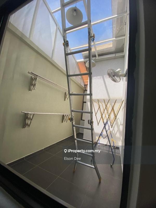 Rumah Berangkai 3 Tingkat untuk Dijual di Southbay Residence, Batu Maung, Batu Maung oleh Elson Dee - iProperty.com.my