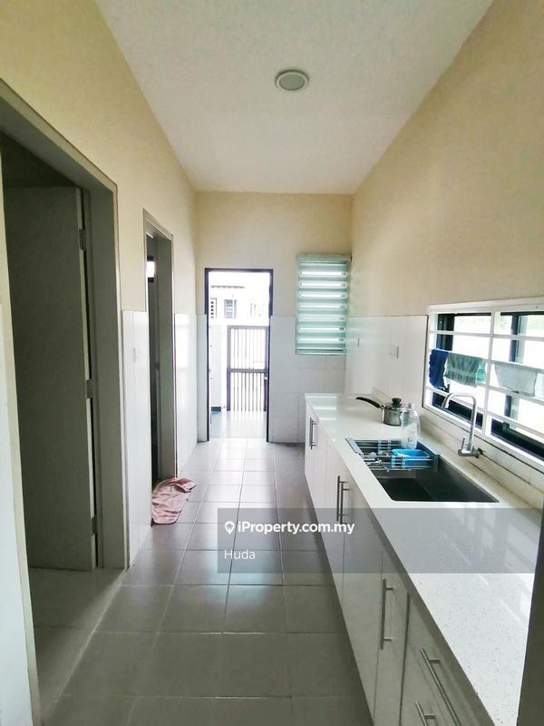 Rumah Berangkai 2 Tingkat untuk Dijual di Nilai Impian, Nilai oleh Huda - iProperty.com.my