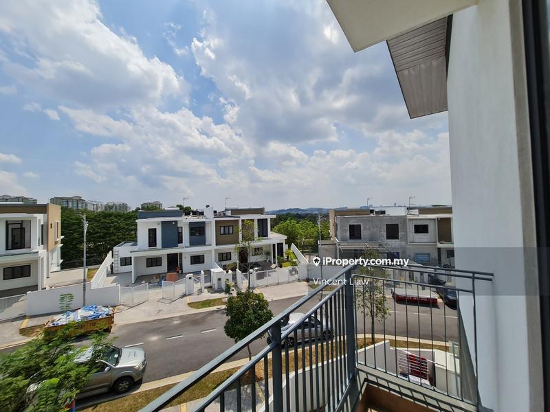 Semi-Detached House for Sale in The Estana 32, Kota Damansara by Vincent Liaw - iProperty.com.my