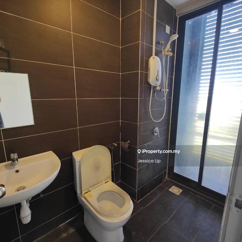 Kondominium untuk Disewa di Green Park Residence oleh Jessica Lip - Master Bedroom Bathroom - iProperty.com.my