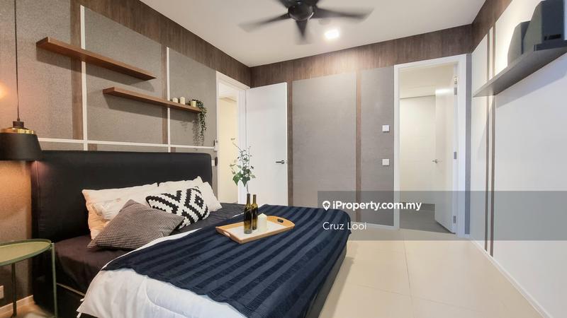 For Rent - Arcoris SOHO