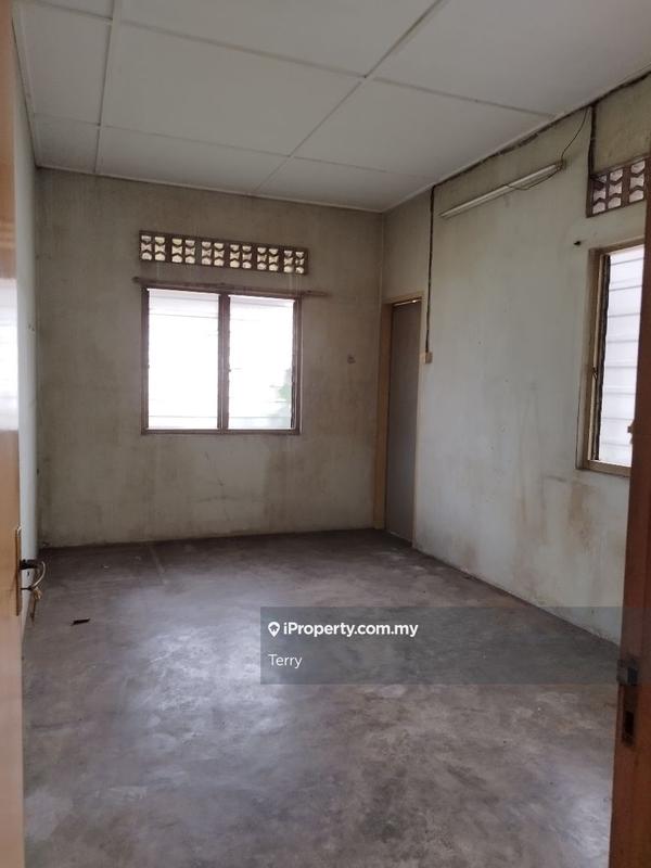 1-storey Terraced House for Sale in Petaling Jaya, Selangor by Terry - iProperty.com.my