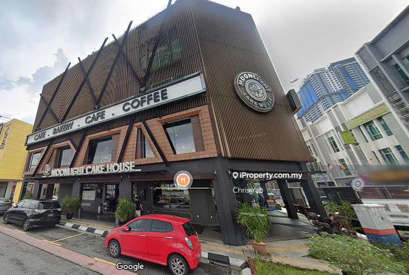 For Rent - [CORNER LOT] SRI PETALING Ground Floor 4000sf Mainroad Prime Location