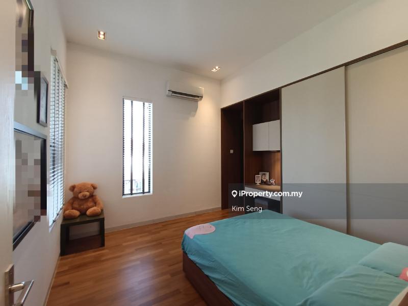 Semi-Detached House for Sale in Taman Kluang Indah CORNER LOT(绿园）, Kluang by Kim Seng - iProperty.com.my