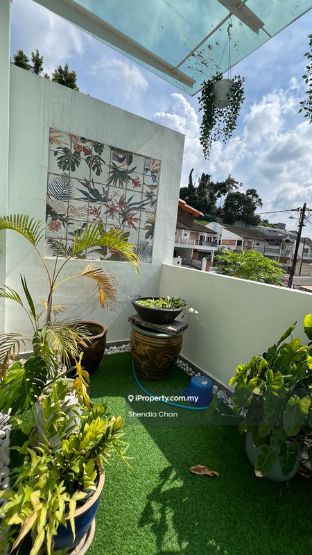 Rumah Berangkai 2 Tingkat untuk Dijual di Taman Seputeh, Seputeh oleh Shendia Chan - Balcony - iProperty.com.my