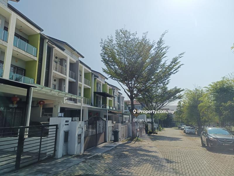 Rumah Berkembar untuk Dijual di Seri Kembangan, Selangor oleh Bryan Lau - iProperty.com.my