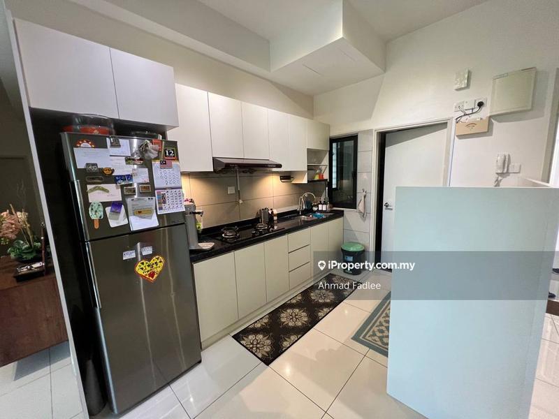 Condominium for Sale in Lake Vista Residence (Tasik Vista Residen) by Ahmad Fadlee - iProperty.com.my