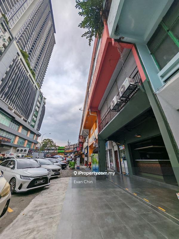 For Rent - Sri Petaling Ground floor Shop for Rent