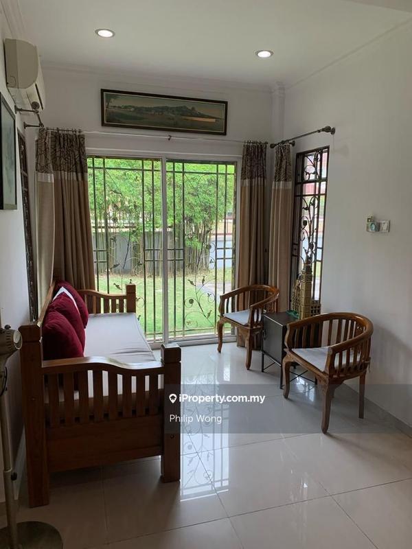Rumah Berkembar untuk Dijual di Taman Equine, Seri Kembangan oleh Philip Wong - iProperty.com.my
