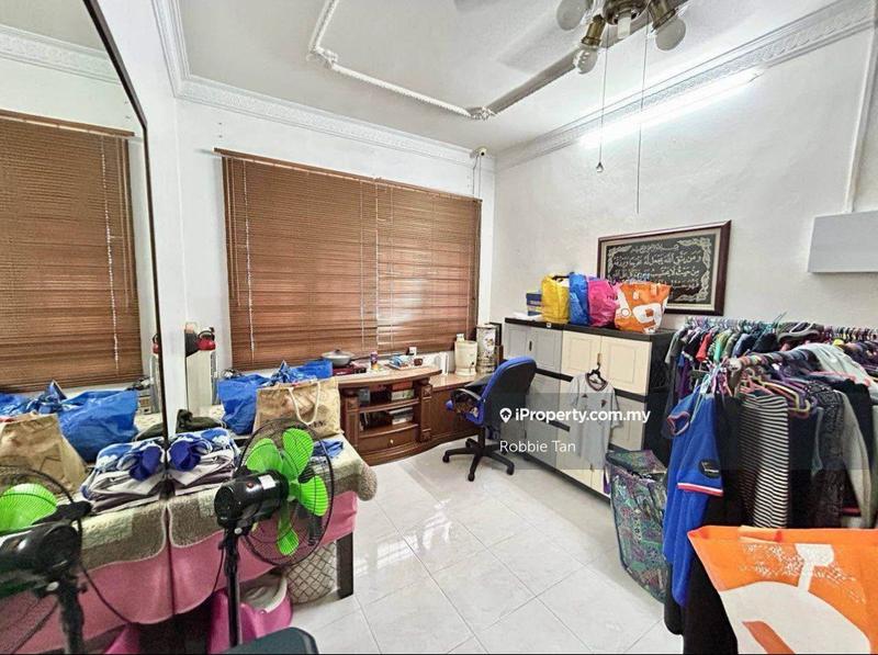 Bungalow House for Sale in Taman Bukit Kempas, Tampoi by Robbie Tan - iProperty.com.my