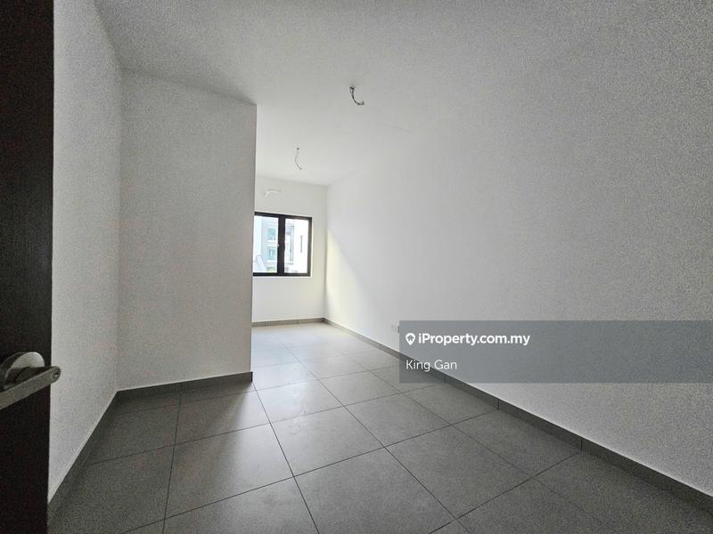 Rumah Berangkai 3 Tingkat untuk Dijual di Batu 9, Cheras oleh King Gan - iProperty.com.my