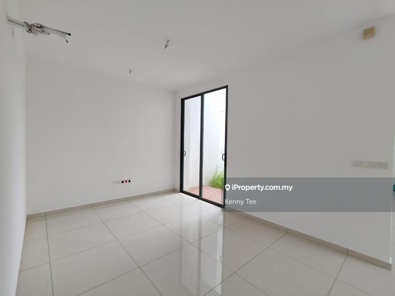 Semi-Detached House for Sale in Bandar Sri Sendayan, Negeri Sembilan by Kenny Tee - iProperty.com.my