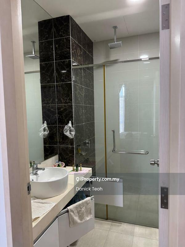 Kondominium untuk Disewa di Ferringhi Residence oleh Danick Teoh - Bathroom - iProperty.com.my