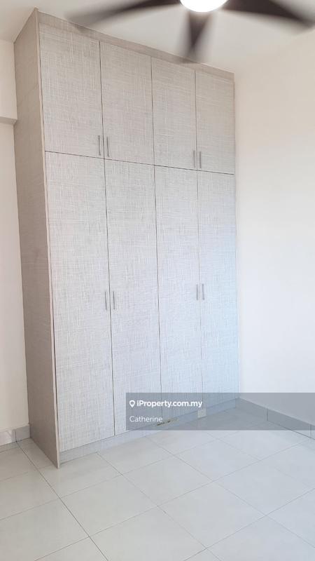 Residensi Servis untuk Dijual di Main Place Residence oleh Catherine - Built-in full length wardrobe - iProperty.com.my