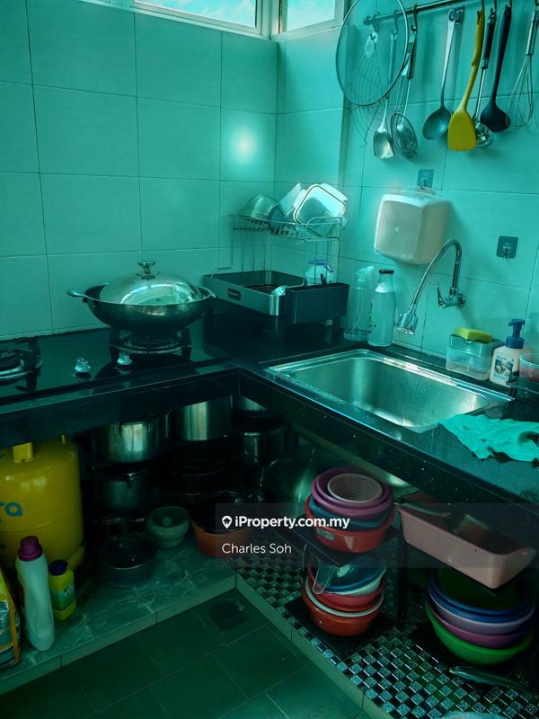 Kondominium untuk Dijual di First Residence (Residensi Unggul) oleh Charles Soh - iProperty.com.my