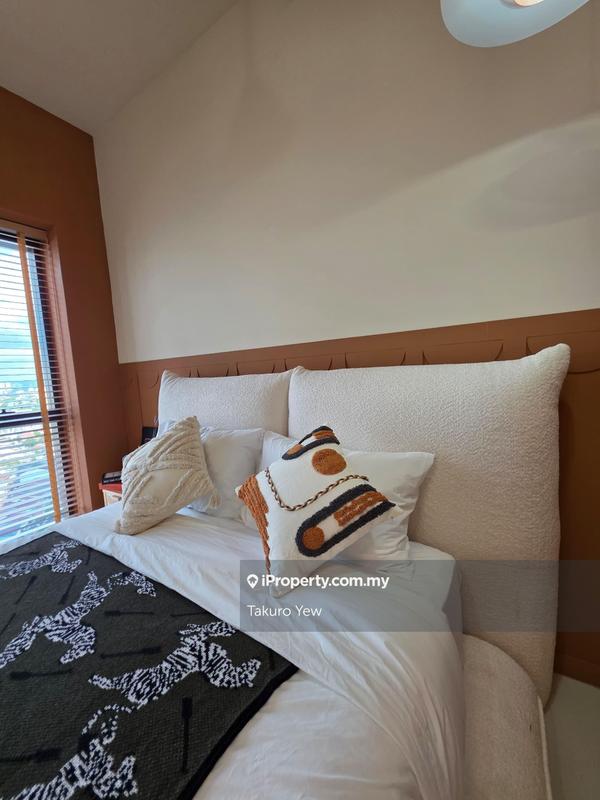 For Sale - Icon Residenz 2 @ Icon City