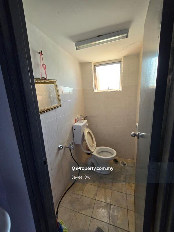 Shop-Office for Sale in Taman Prima Saujana, Kajang by Jayee Ow - iProperty.com.my