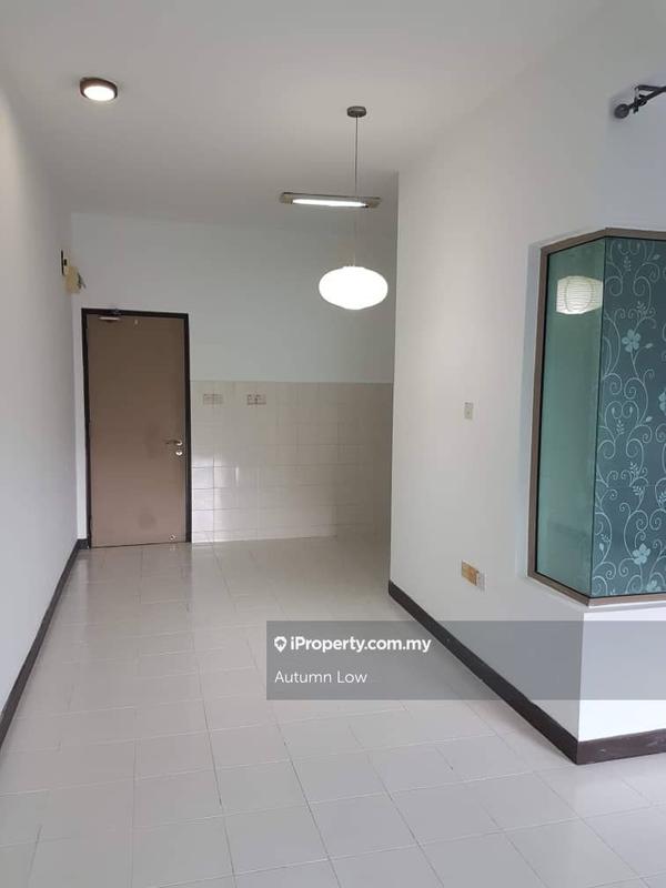 Kediaman Servis untuk Dijual di Ritze Perdana 1 oleh Autumn Low - iProperty.com.my