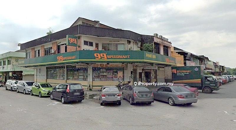 For Sale - 2.5-Storey Shoplot @Taman Universiti Indah, Seri Kembangan