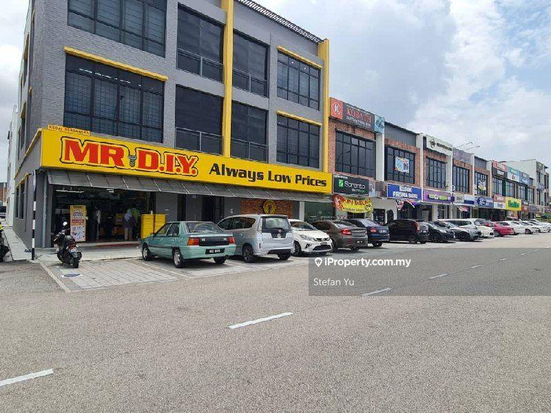 For Sale - Jalan Suria, Pusat Komersial Suria,81550 Gelang Patah