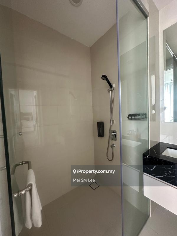 Pavilion Ceylon Hill, KL Bathroom