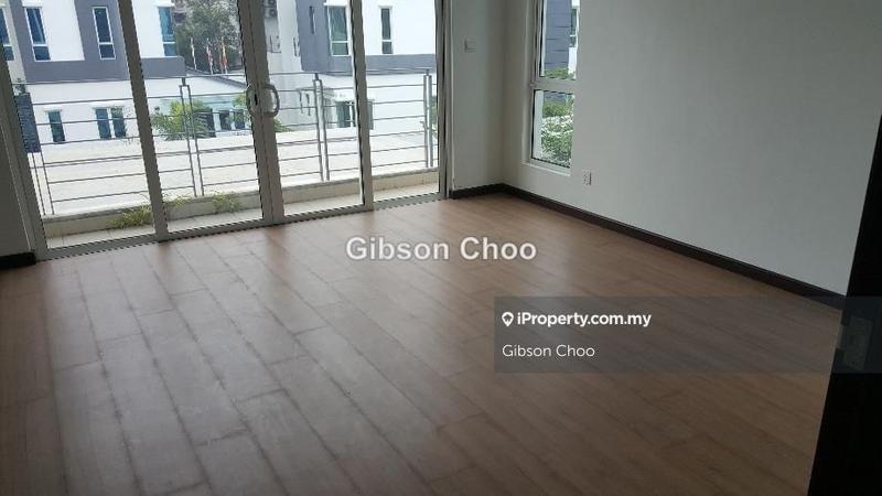 Rumah Berkembar untuk Dijual di Suria Residence oleh Gibson Choo - iProperty.com.my