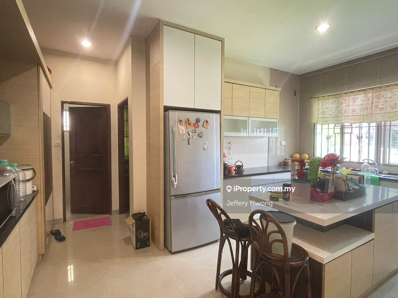 Bungalow House for Sale in Luak Bay, Miri by Jeffery Hwong - iProperty.com.my