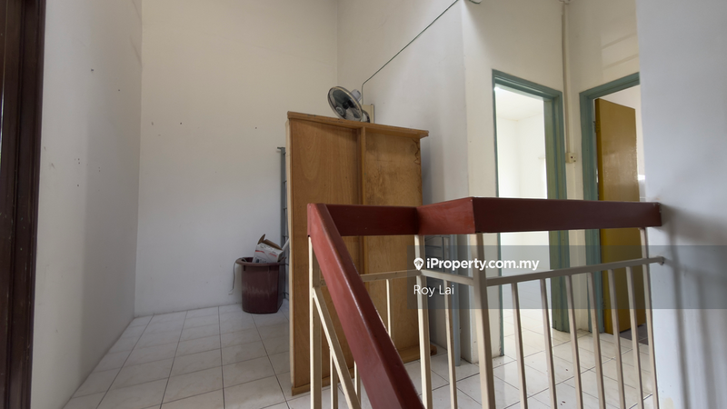 Rumah Teres 2-Tingkat untuk Dijual di Lestari Putra, Seri Kembangan oleh Roy Lai - iProperty.com.my