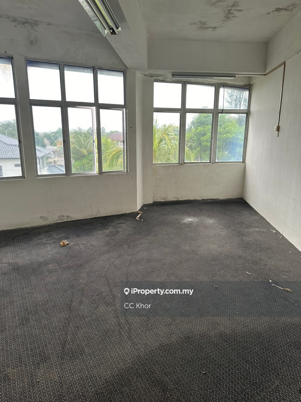 Shop-Office for Sale in Kampung Kuala Ibai, Batu Buruk by CC Khor - iProperty.com.my