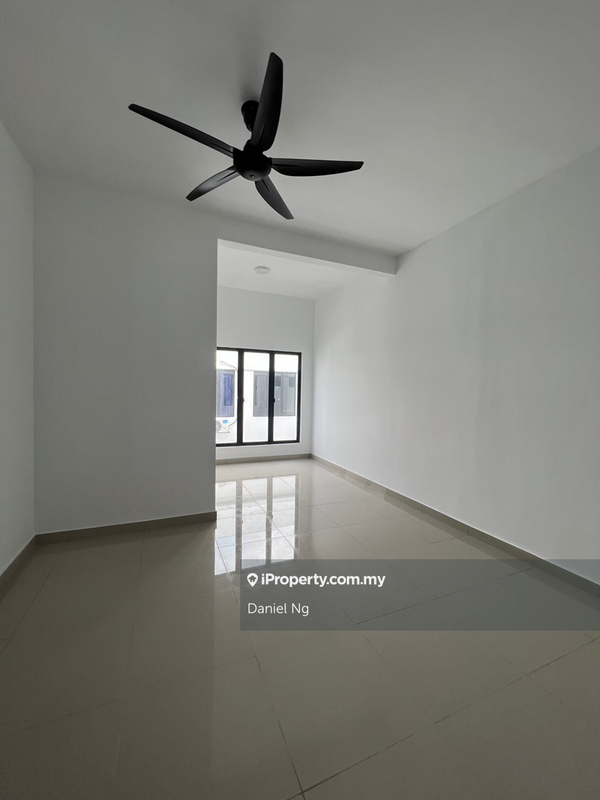 Rumah Bandar untuk Dijual di 28 Residence, Taman Orkid, Salak Tinggi, Sepang, S, Sepang oleh Daniel Ng - iProperty.com.my