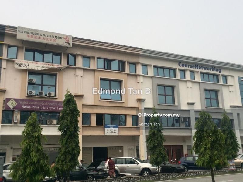 Shop / Office untuk Dijual di Petaling Jaya, Selangor oleh Adman Tan - iProperty.com.my