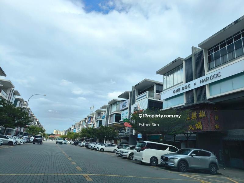 For Sale - 3.5 Storey Semi-D Commercial @ Icon City (Best Buy , ROI Above 4.2% )
