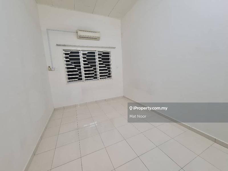 Rumah Berangkai 1 Tingkat untuk Dijual di Seksyen 30, Shah Alam oleh Mat Noor - iProperty.com.my
