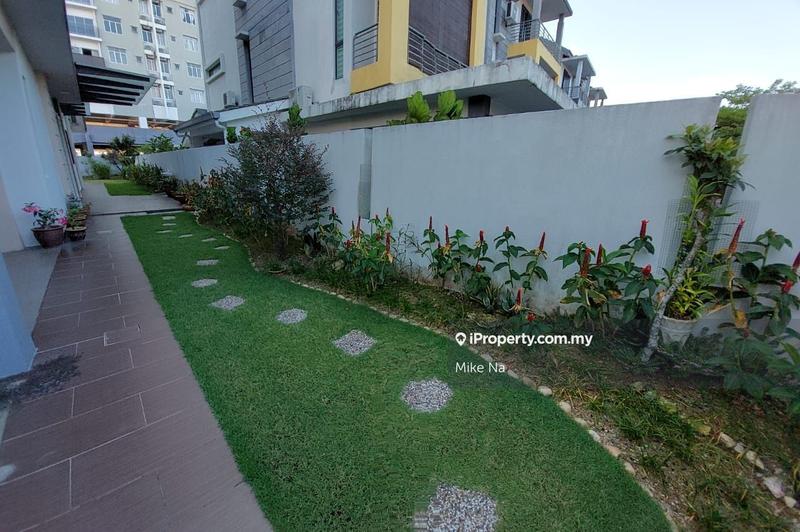 Rumah Berkembar untuk Dijual di Taman Saujana Suria, Kajang oleh Mike Na - iProperty.com.my