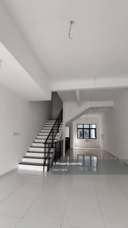 4-storey Terraced House for Sale in Taman Bukit Serdang, Seri Kembangan by Dave Liang - iProperty.com.my