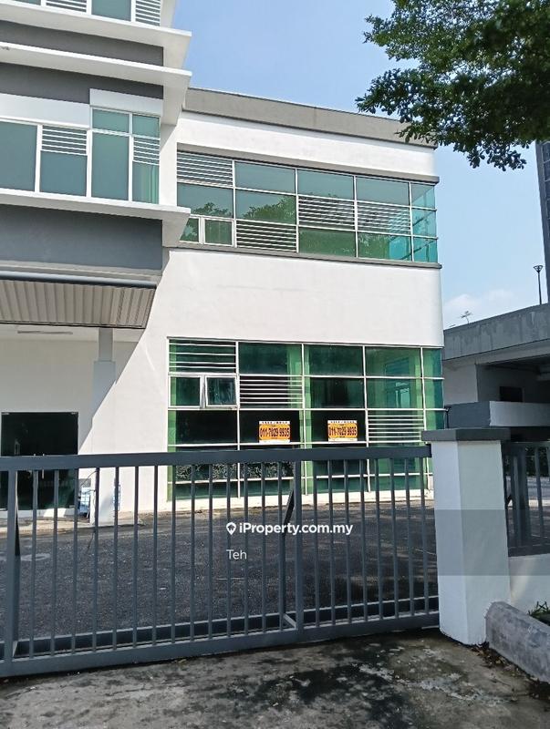 Semi-D Komersial untuk Dijual di Taman Subang Mas, Subang Jaya oleh Teh - iProperty.com.my