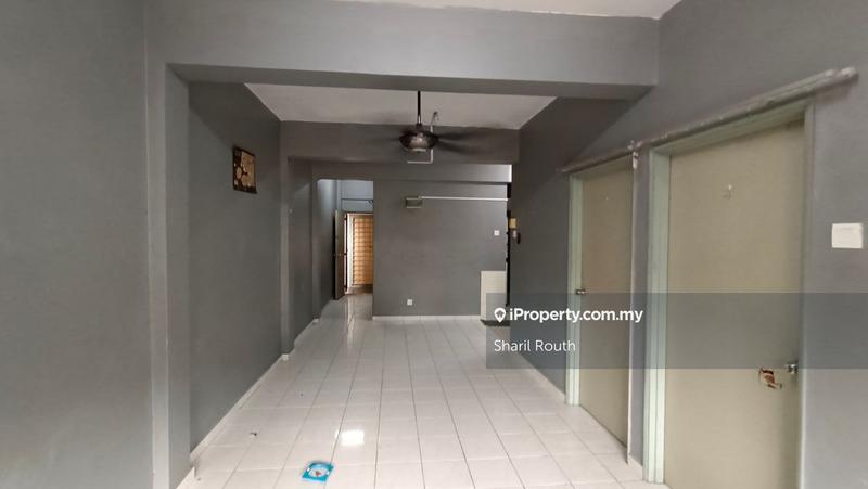 Apartment for Sale in Pangsapuri Putra Raya by Sharil Routh - iProperty.com.my