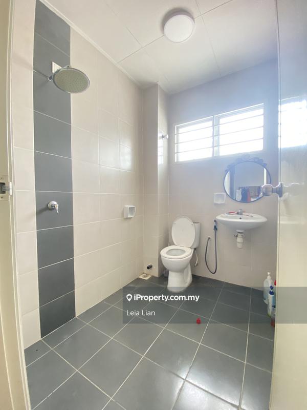 Rumah Berangkai 2 Tingkat untuk Dijual di Bandar Saujana Putra, Tanjong Duabelas oleh Leia Lian - iProperty.com.my