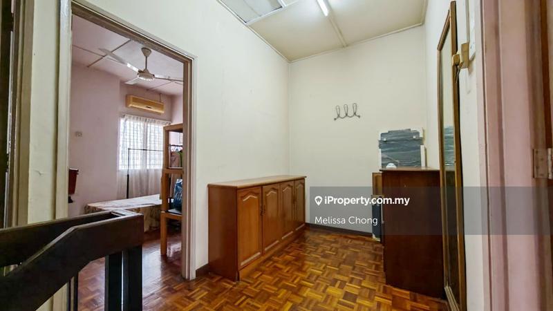 Rumah Teres untuk Dijual di Taman Serdang Raya, Seri Kembangan oleh Melissa Chong - iProperty.com.my