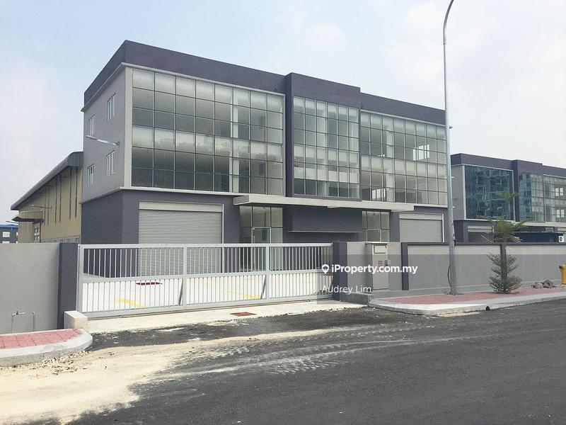 For Rent - Semi-D Factory at Balakong Kajang, Easy Access to SILK and Lekas Highway