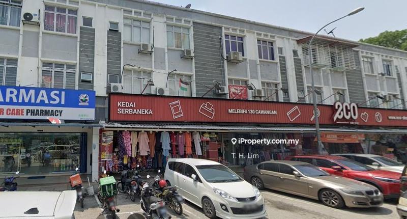 For Rent - Taman Setia Balakong facing main road shop same row anchor tenants