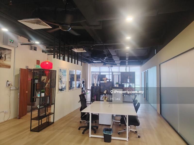 For Rent - Renovated Spacious Corner Office @ EkoCheras Mall